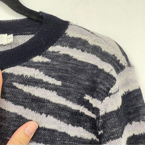 ALC Blue Animal Print Knit Crew Neck Sweater Womens XS Zebra Stripe Sheer Preppy - Picture 5 of 9